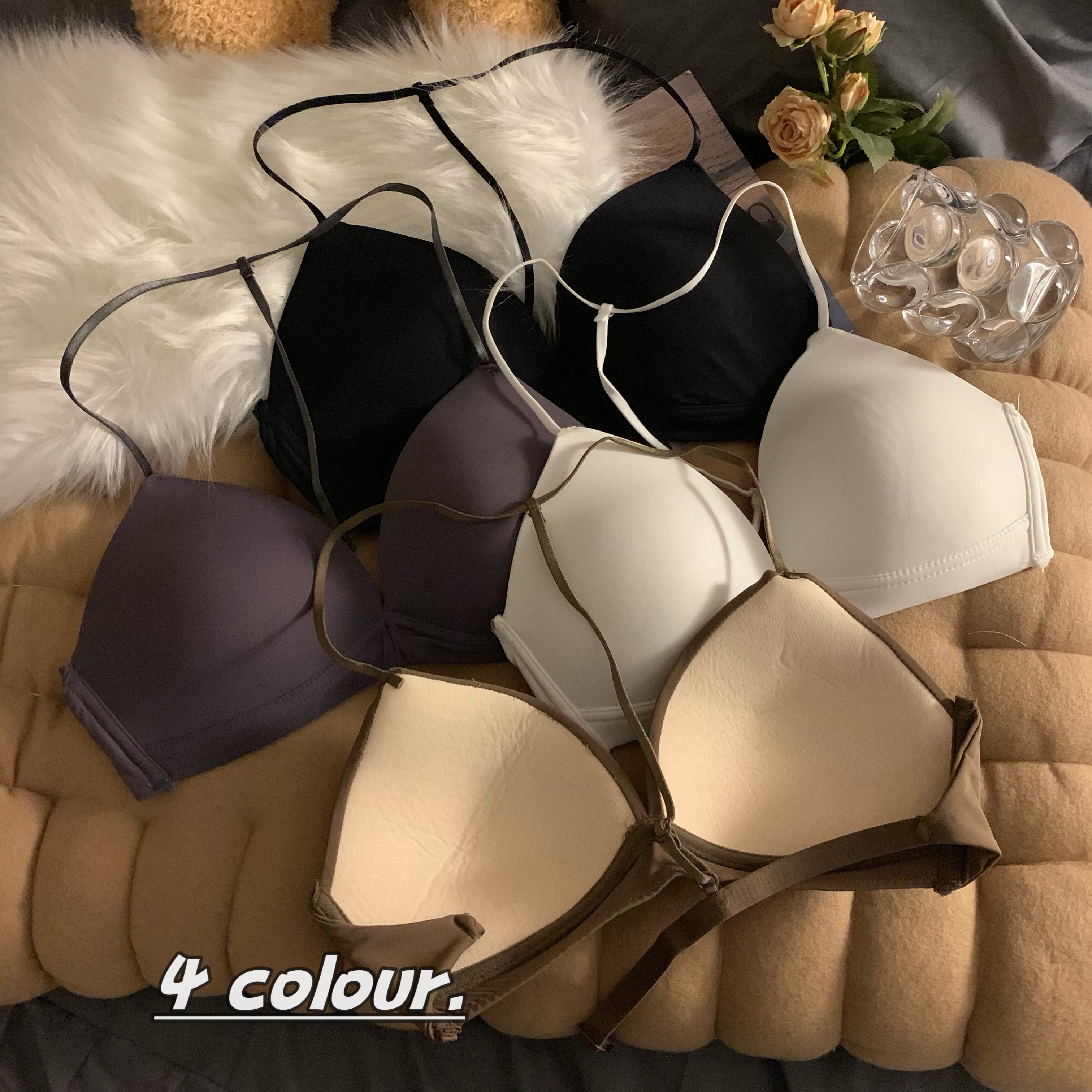 Real shot of adjustable inner-back tube top V-neck bra for hot girls in spring, sexy no-wire underwear ins