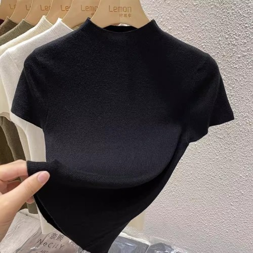 Half turtleneck knitted bottoming shirt for women with niche design for fall and winter, white short-sleeved T-shirt, slim sweater top