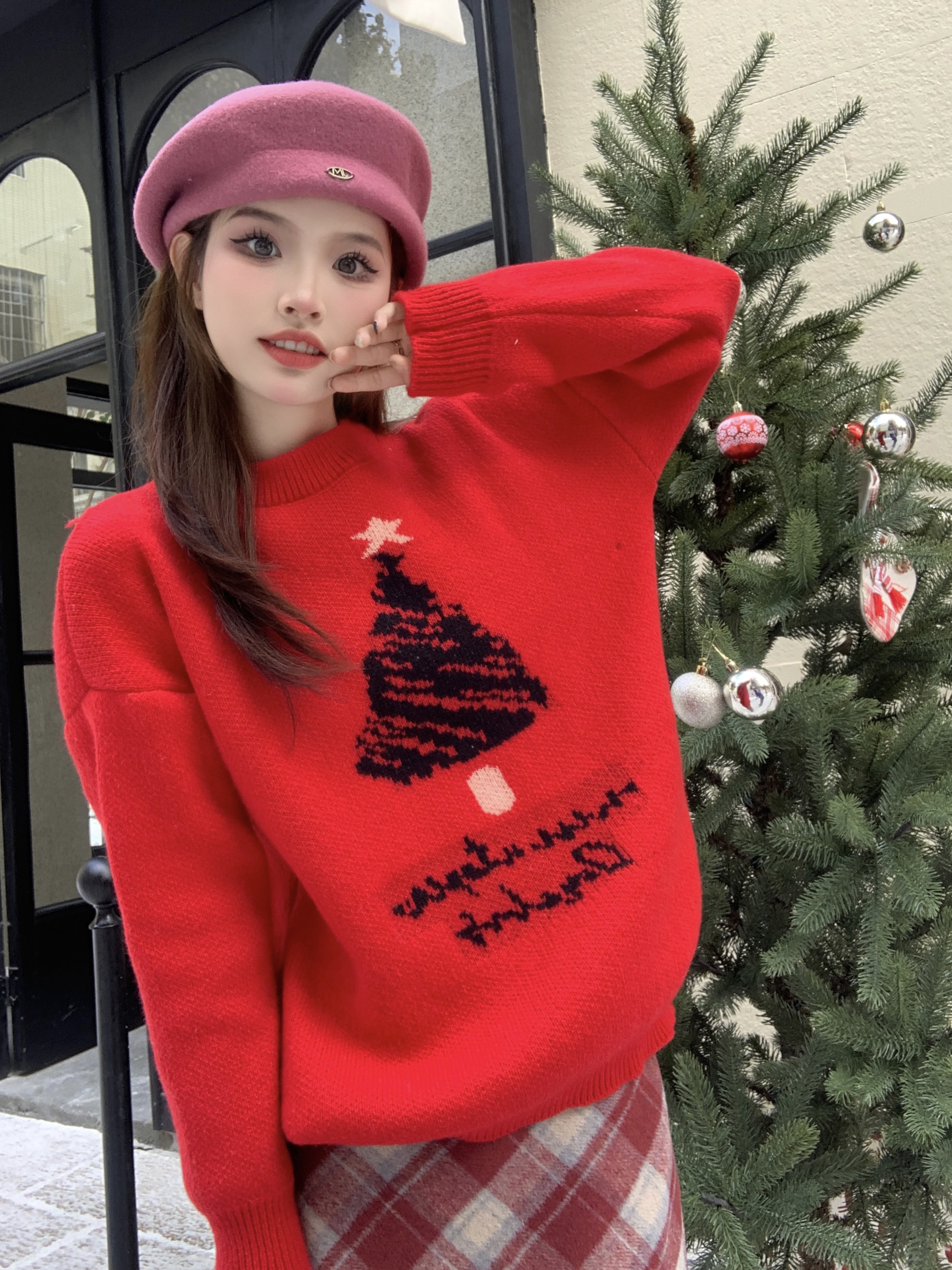 Real shot of slim pullover red New Year sweater, retro jacquard loose drapey sweater