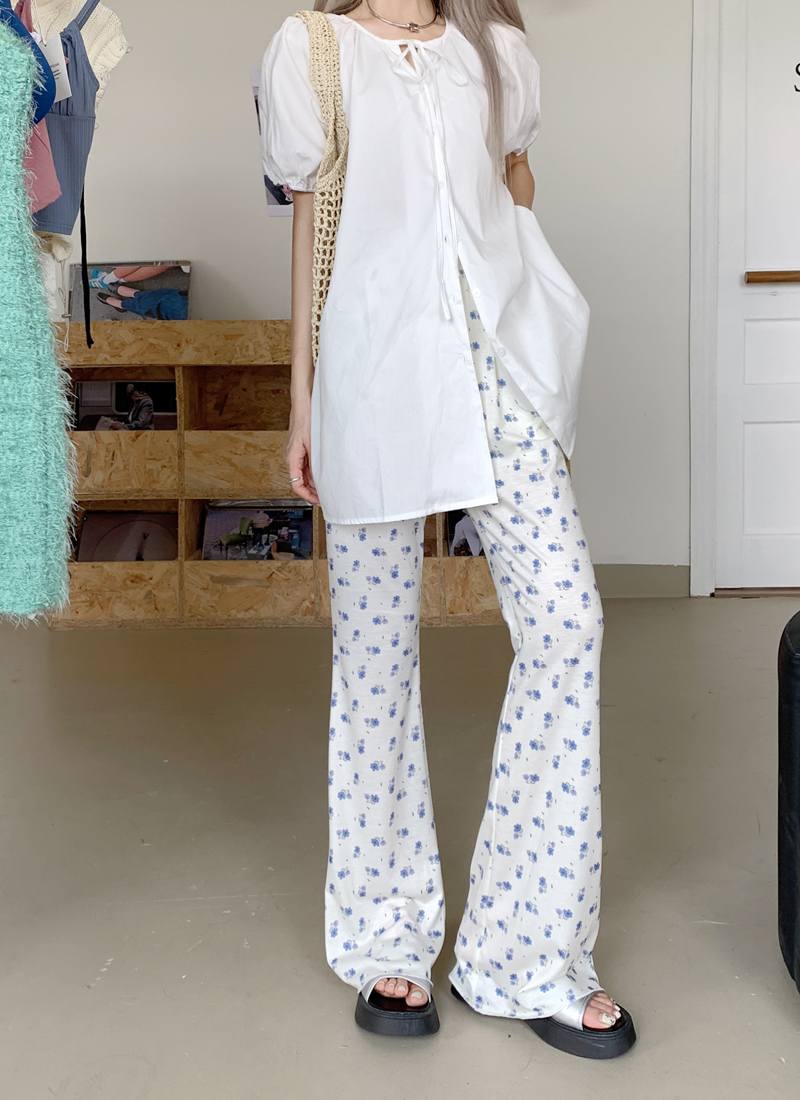 Actual shot of fresh spring clothing, mid-length puff sleeve top design, short-sleeved shirt + printed bell-bottom pants