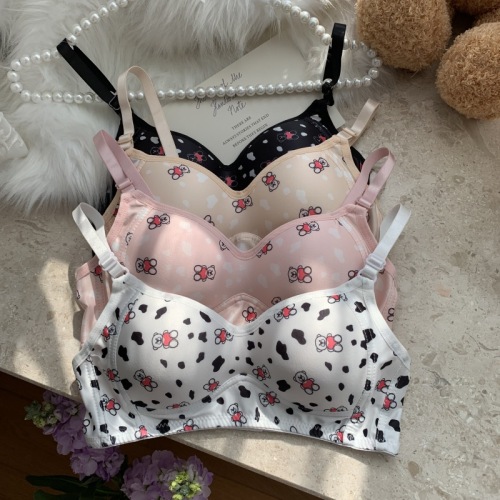 Real shot of cute printed underwear for girls without wires, comfortable and breathable small breast push-up student bra