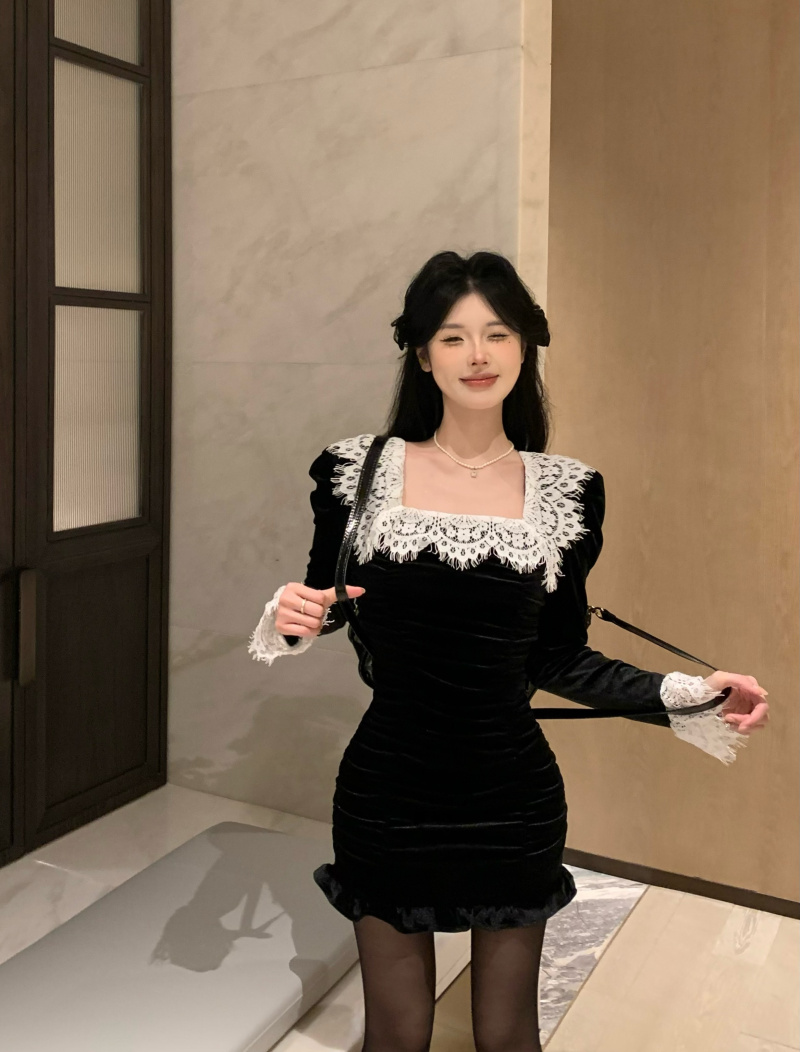 Real shot of Delise's French lace spliced ​​velvet skirt, hip-hugging skirt, autumn and winter inner dress