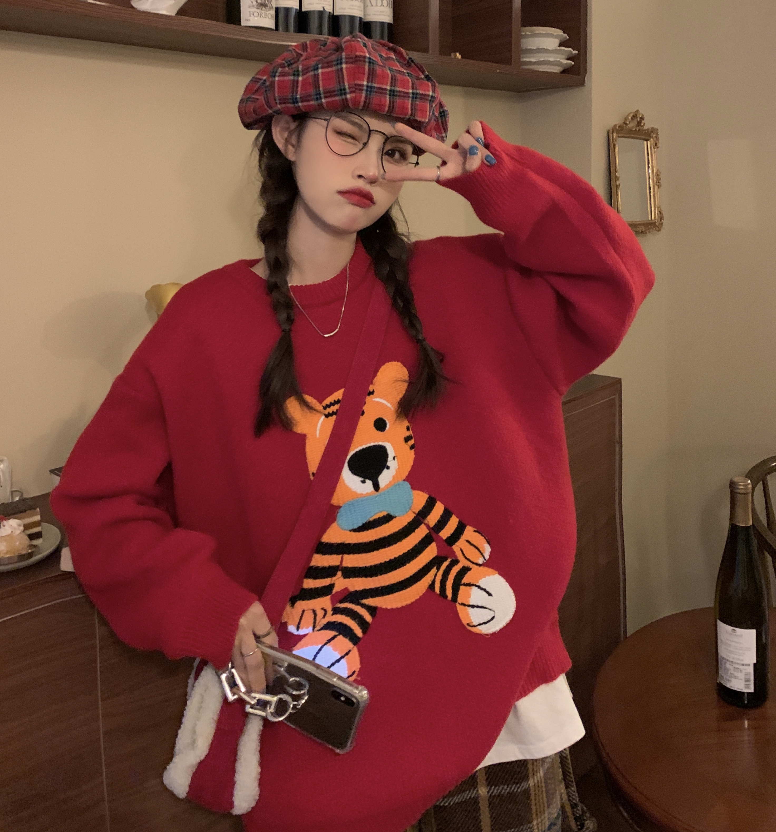Real shot of lazy style sweater, winter thickened outer wear, cartoon little man pullover, round neck sweater top