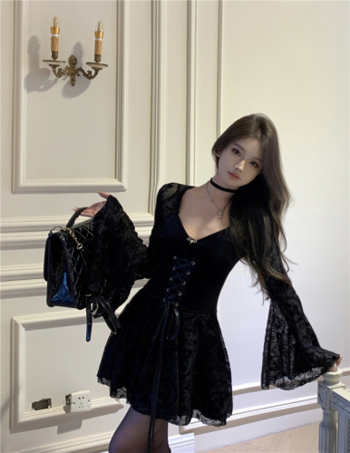 Actual shot ~ Dark style female autumn new long-sleeved retro velvet black dress for birthday and high-end