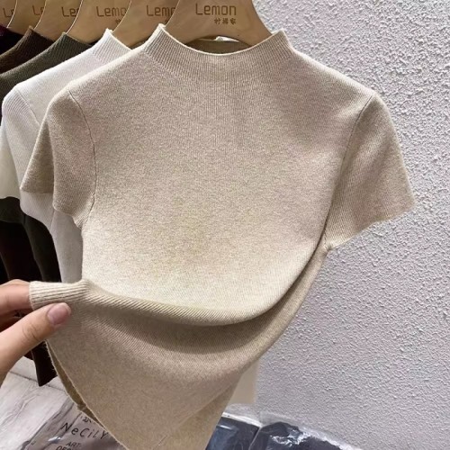 Half turtleneck knitted bottoming shirt for women with niche design for fall and winter, white short-sleeved T-shirt, slim sweater top