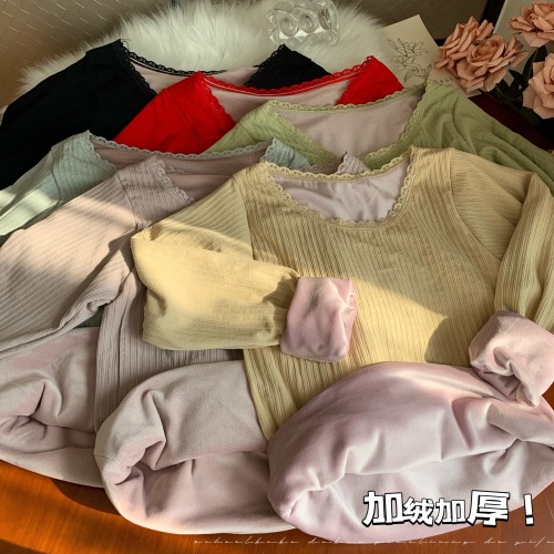 Actual shot of autumn and winter thermal underwear plus velvet and thickened seamless long-sleeved lace bottoming top with breast pads
