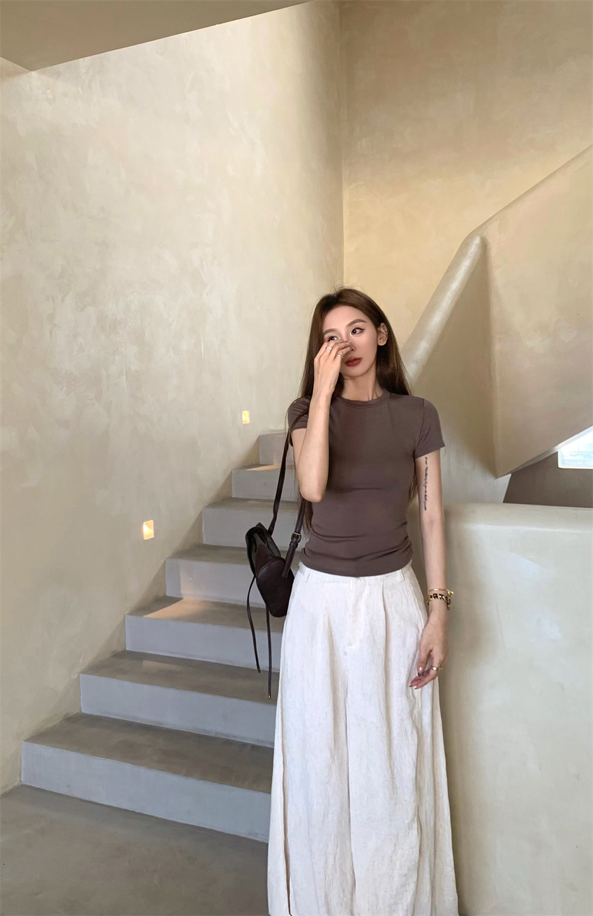 Actual shot Korean version, versatile, comfortable, slim, round neck, short sleeves, T-sleeves