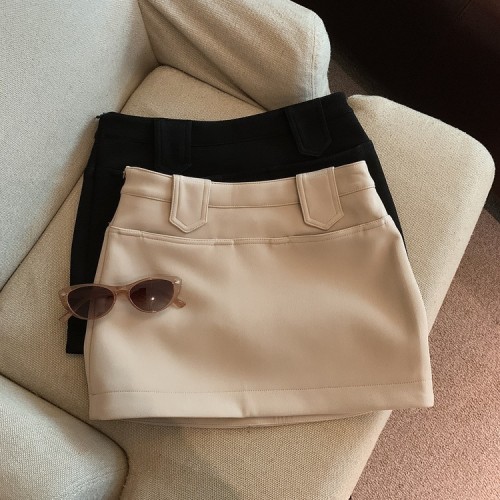 Actual shot of autumn and winter retro high-waisted hip skirt