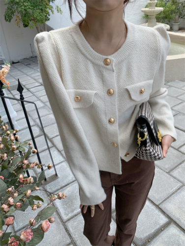 Designed right-angle shoulder sweater cardigan for women in autumn gentle niche outer wear sweater jacket loose short top