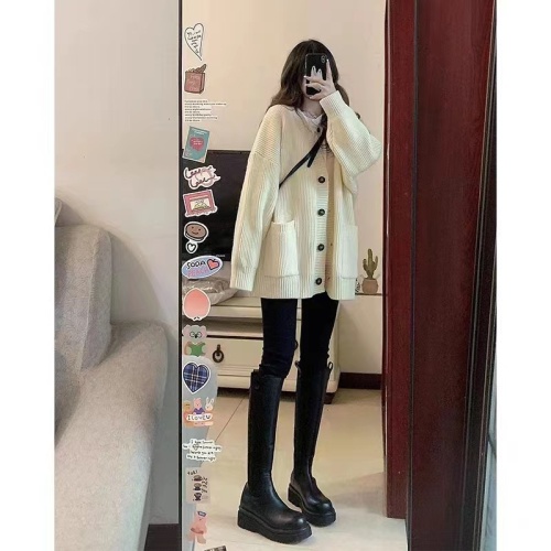 Korean version wears a small fragrant style knitted sweater women's autumn new style loose lazy v-neck cardigan jacket trendy