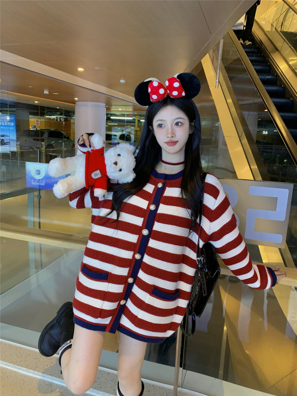Real shot~Meet on Friday Festive contrasting color striped sweater cardigan for women thickened sweater jacket