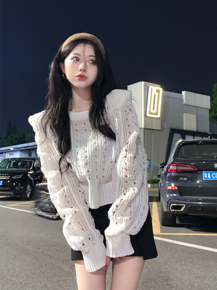 已出貨 鏤空薄款墊肩針織衫秋季短款長袖毛衣女士寬鬆打底上衣