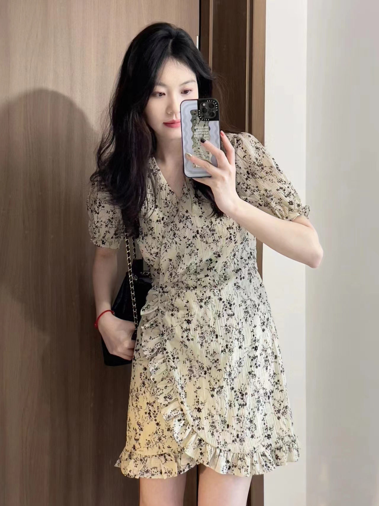 夏季新款韓版V領氣質泡泡袖收腰顯瘦碎花連衣裙短裙女潮