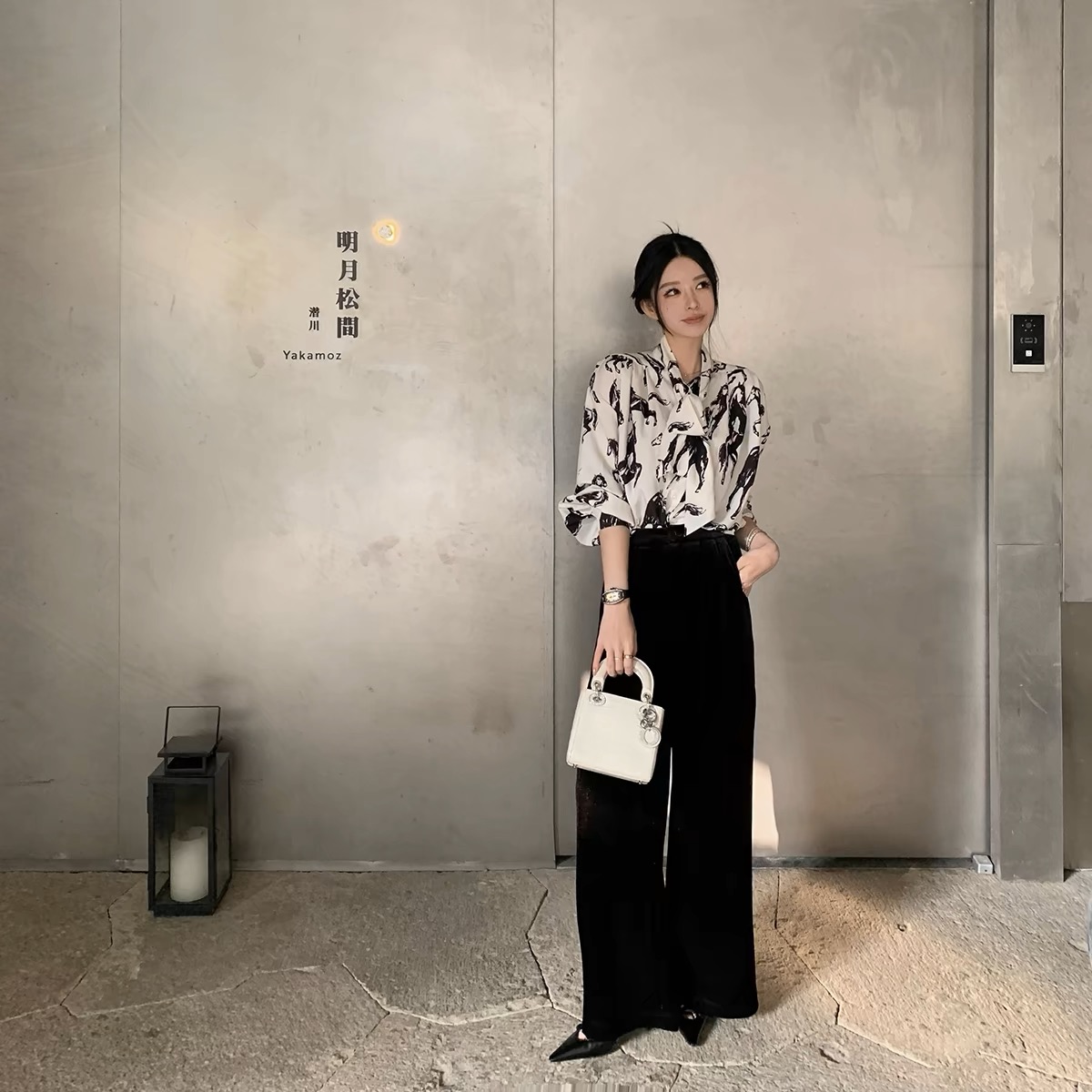 早安樊樊 馬匹印花黑白撞色氛圍感飄帶襯衫女春寬鬆舒適長袖上衣