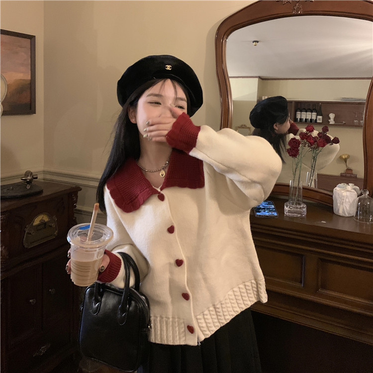 Red sweater women's autumn design doll collar contrasting chic knitted cardigan jacket autumn and winter has been shipped
