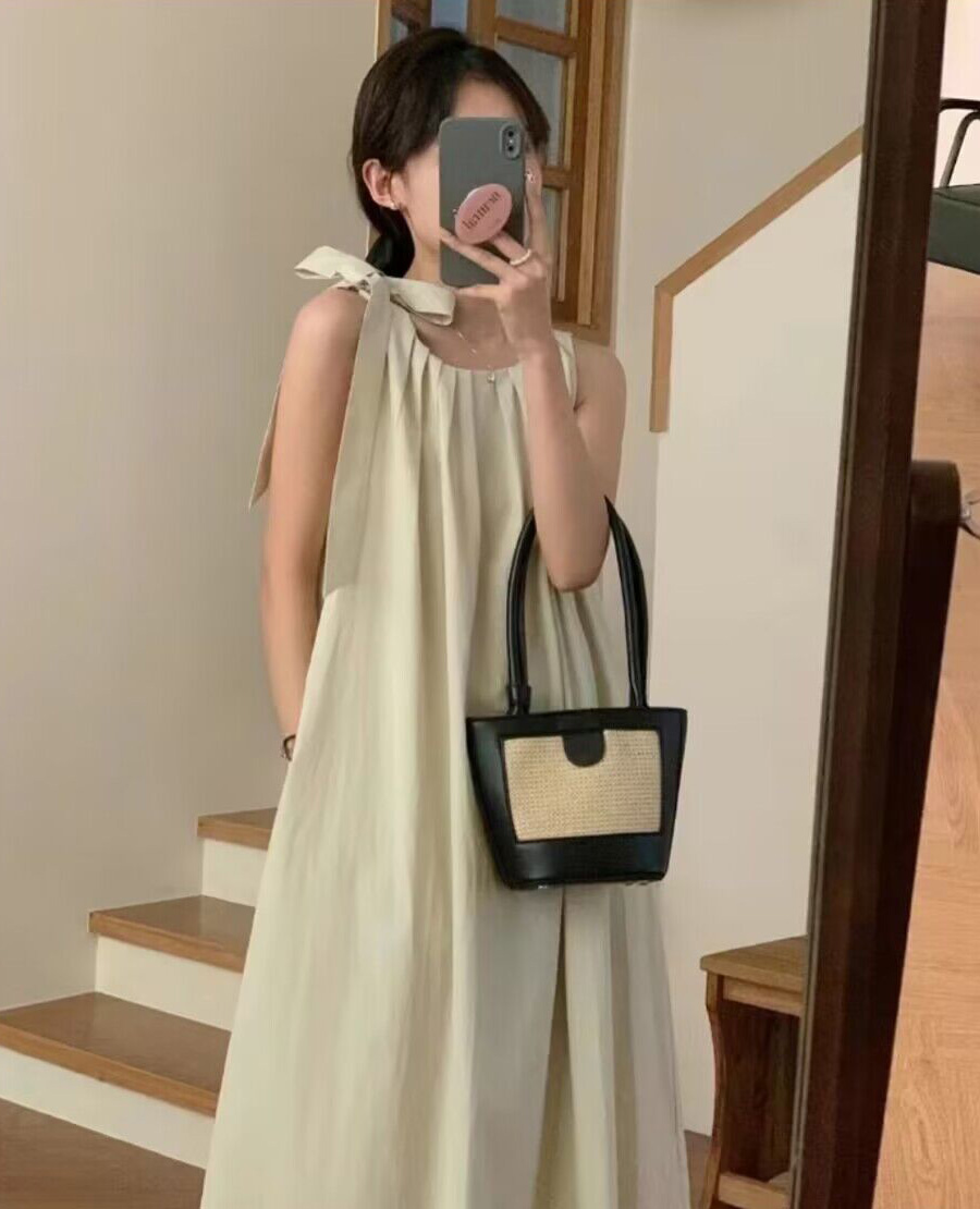 無袖掛脖吊帶連衣裙子女2024新款夏季法式背心沙灘裙海邊度假長裙