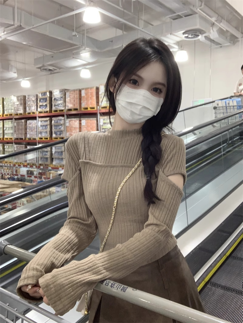 已出貨 設計感鏤空長袖半高領針織衫女季新款小眾修身顯瘦上衣