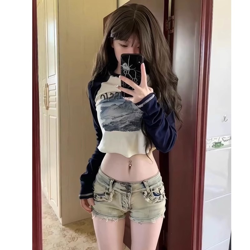 Has been shipped Korean simple college style raglan long-sleeved T-shirt spring and autumn new hot girl short top for women