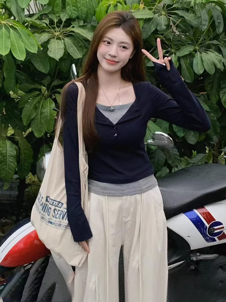 Already shipped. Fake two-piece long-sleeved T-shirt for women. New spring inner layering shirt. Chic, slim and beautiful short top.