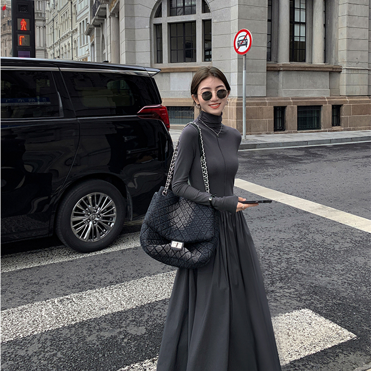 優質款2024秋裝法式高級感氣質女神范長裙赫本風顯瘦長袖連衣裙