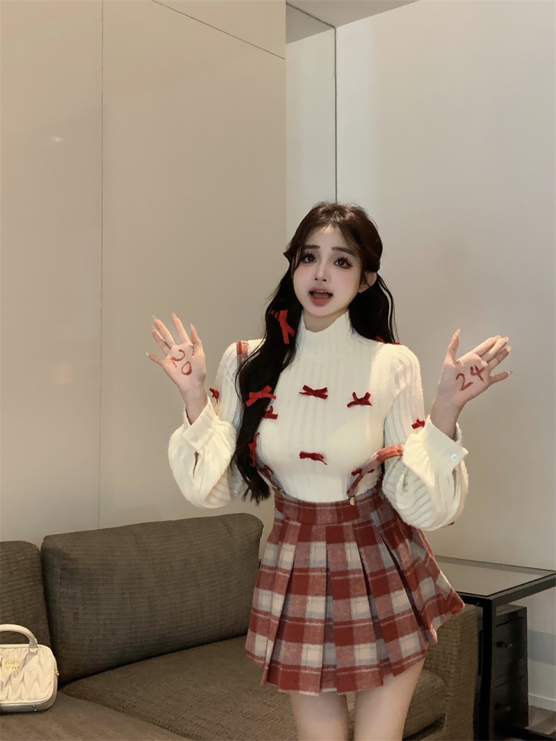 Real shot of milky grapes, comfortable and soft waxy bow, high collar, lantern sleeves, slim top for women + plaid A skirt