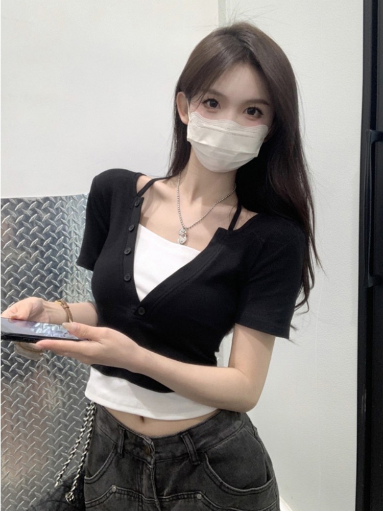 已出貨 甜酷辣妹短款V領露鎖骨掛脖小衫上衣設計感小眾短袖t恤女