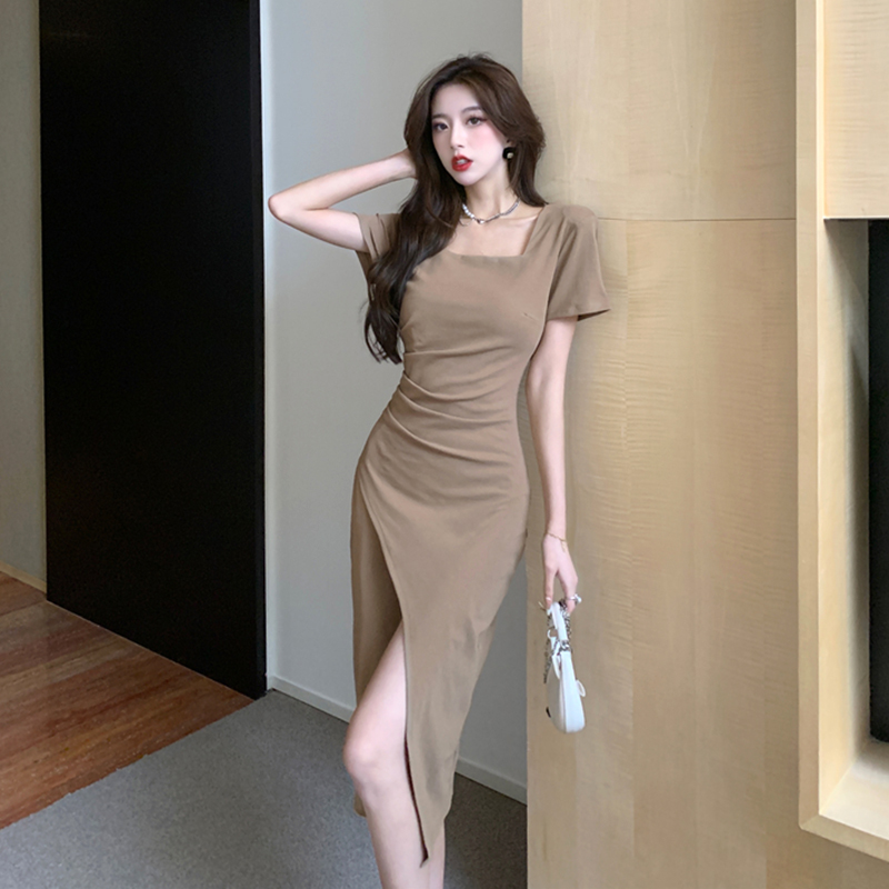 高級感氣質方領開叉連衣裙女夏季新款設計感褶皺修身辣妹包臀長裙