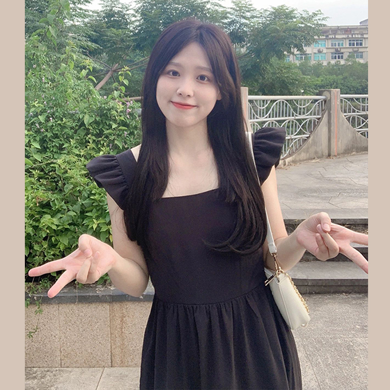 法式方領吊帶a字連衣裙女夏小個子設計感小飛袖赫本風顯瘦小黑裙