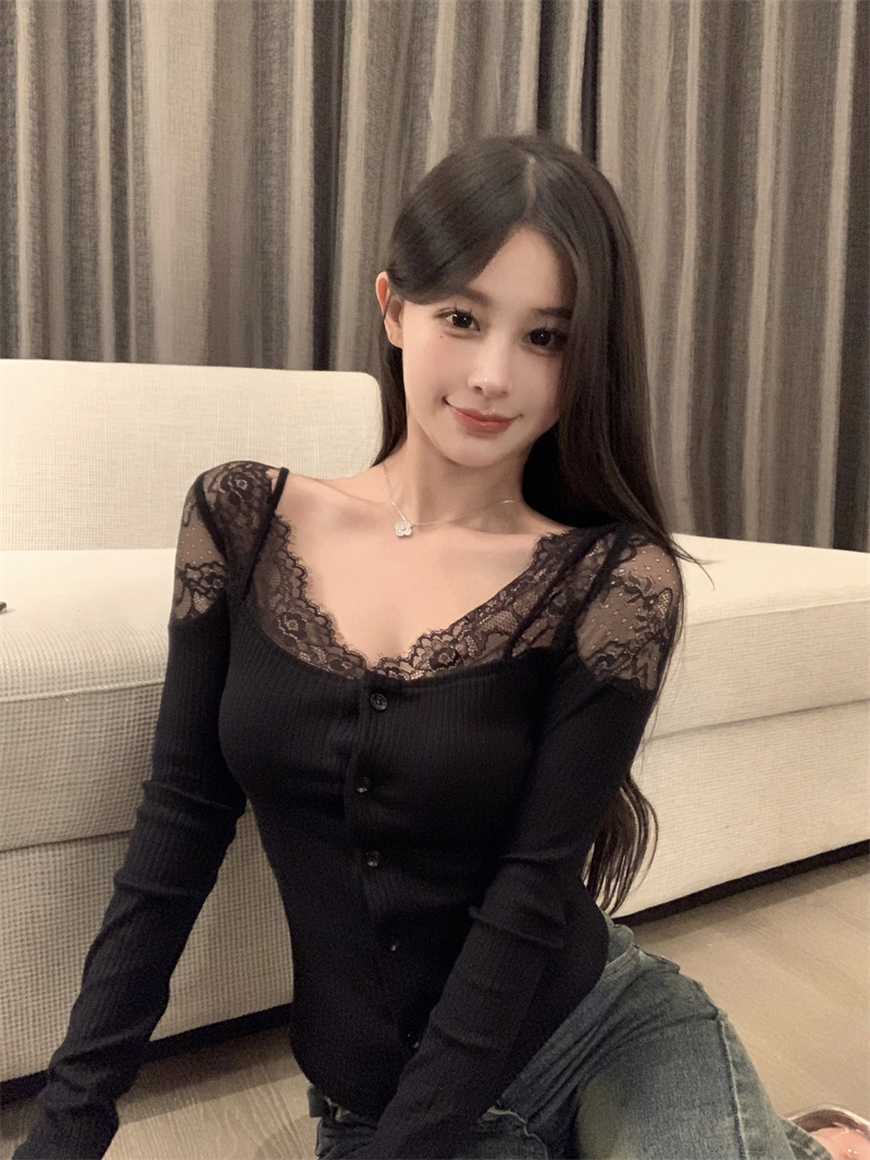 黑色蕾絲拼接長袖針織衫女秋冬季性感純欲修身短款上衣內搭打底衫