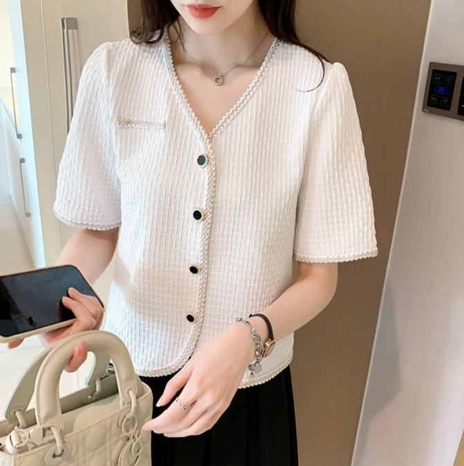 2024 summer plus size women's French style small fragrance loose short V-neck top M-4XL 200 pounds