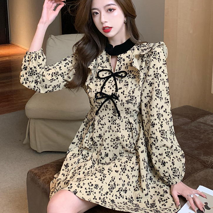超火春款法式碎花連衣裙子女裝2024年新款小個子氣質收腰顯瘦短裙