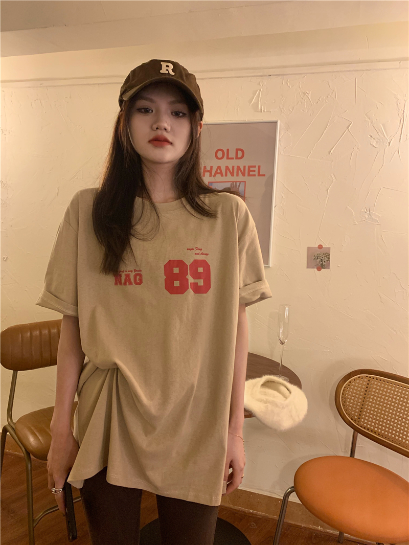 Actual shot of versatile letter printed loose short-sleeved T-shirt