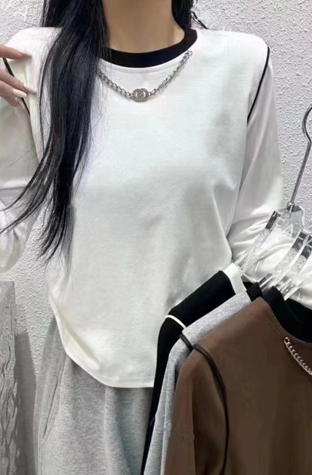 拼色字母長袖T恤打底衫女春裝2024新款時尚下擺設計感上衣潮