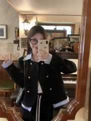 Actual shot of fake two-piece French style jackets with autumn temperament and contrasting color polo exquisite braided short tops