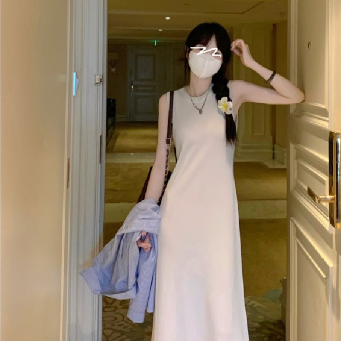 小香風法式高級感冰絲針織連衣裙女夏季新款設計感寬鬆吊帶背心裙
