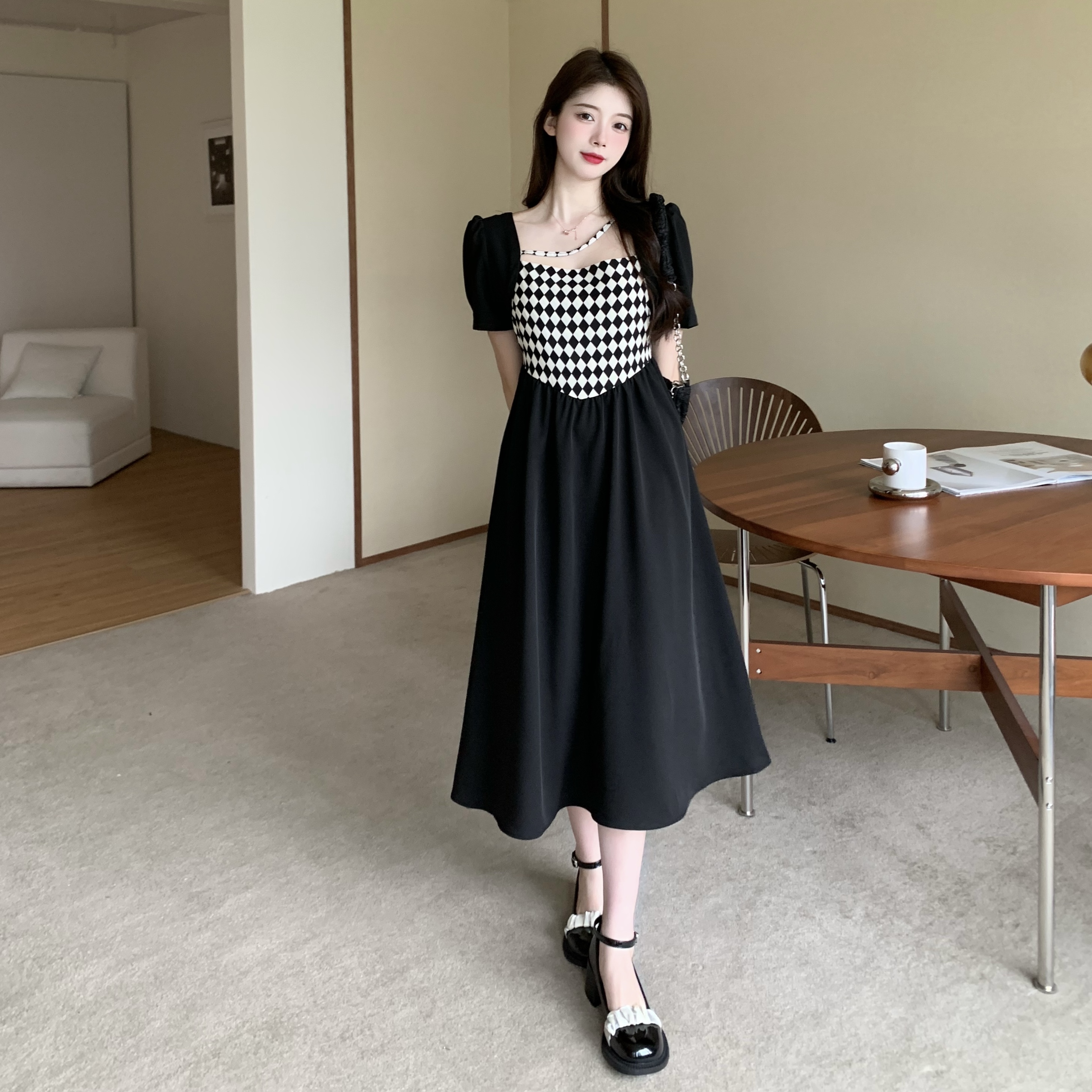 大碼胖MM赫本風撞色連衣裙女夏季收腰遮肚顯瘦氣質中長款方領長裙