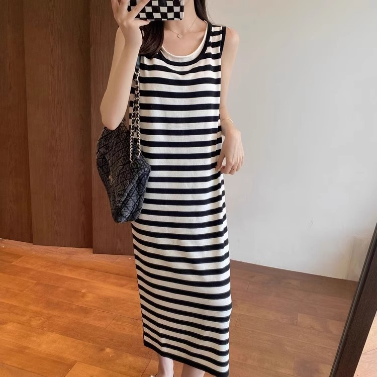 條紋冰絲吊帶連衣裙女夏季2024新款假兩件無袖裙子氣質高級感長裙