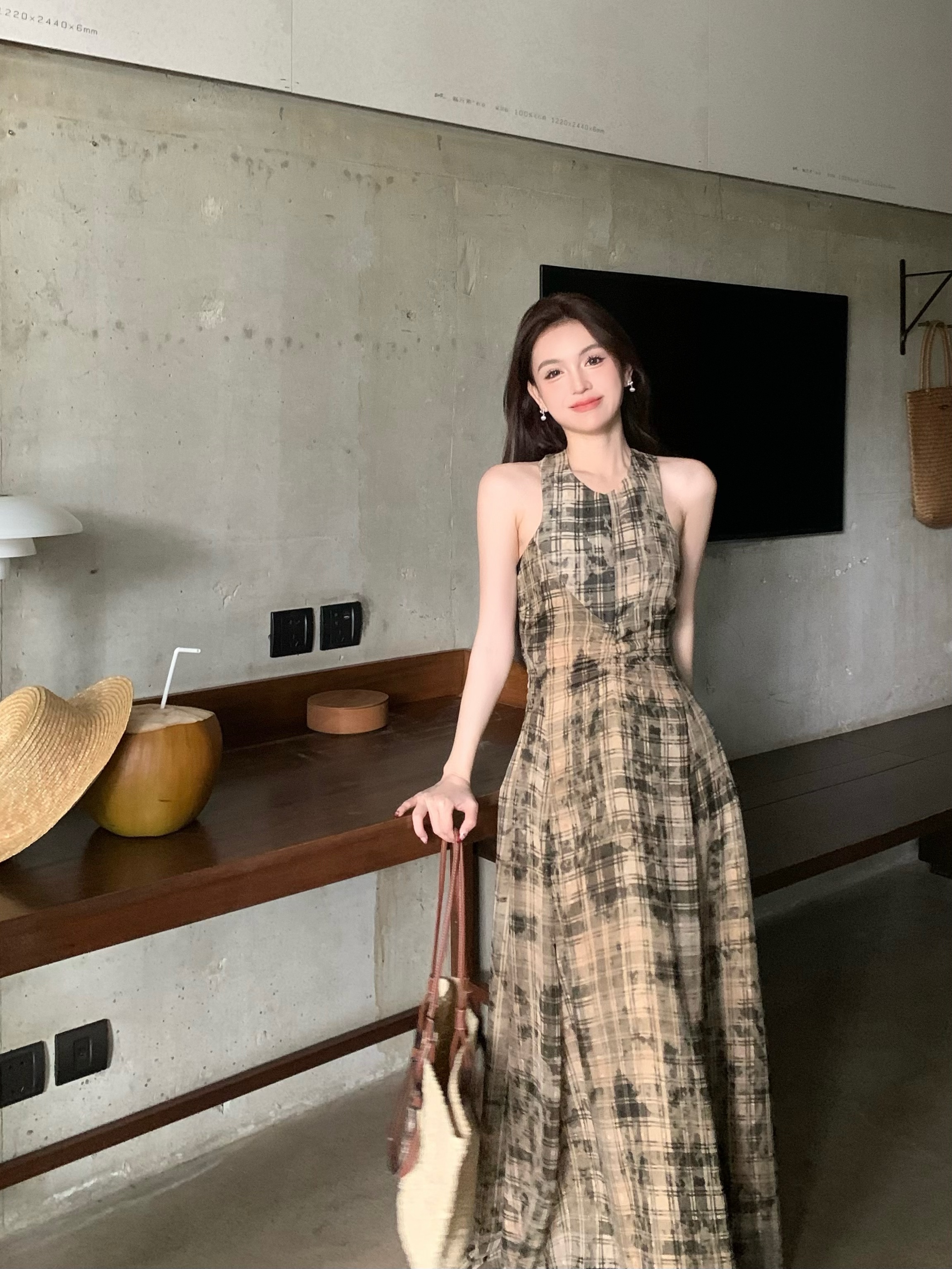 實拍 春季度假風 修身露背連衣裙無袖吊帶格紋長裙