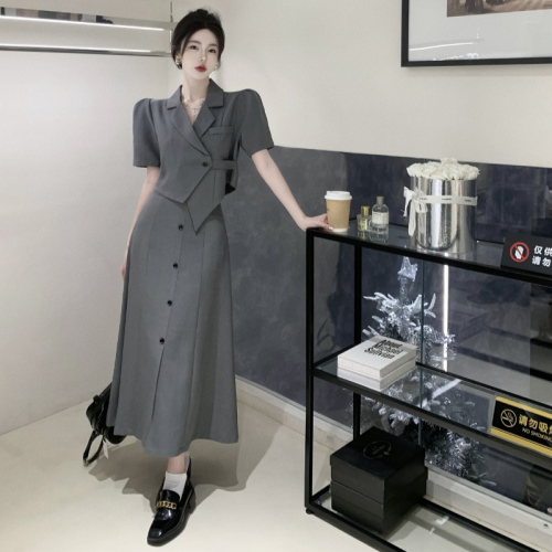 Actual shot of new fashion casual suit for women, retro design short-sleeved top with skirt and long skirt two-piece set