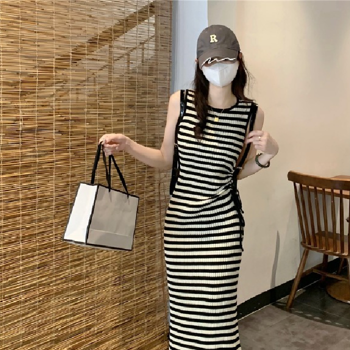 條紋圓領無袖連衣裙女夏季系帶收腰顯瘦包臀裙修身長款針織背心裙