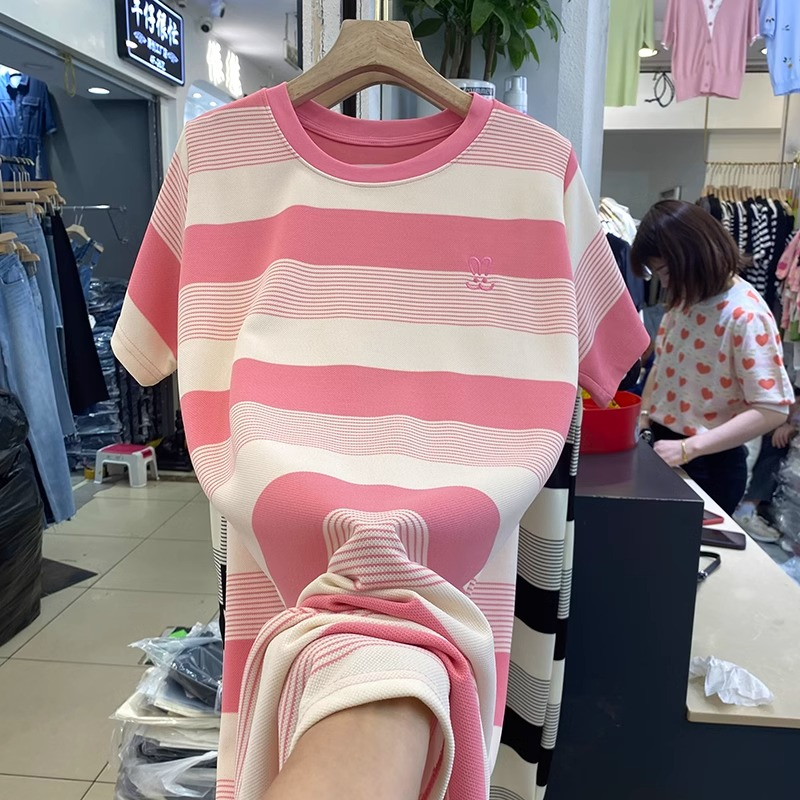 條紋長款大碼短袖T恤女夏季裙子新款洋氣兔子寬鬆顯瘦直筒連衣裙