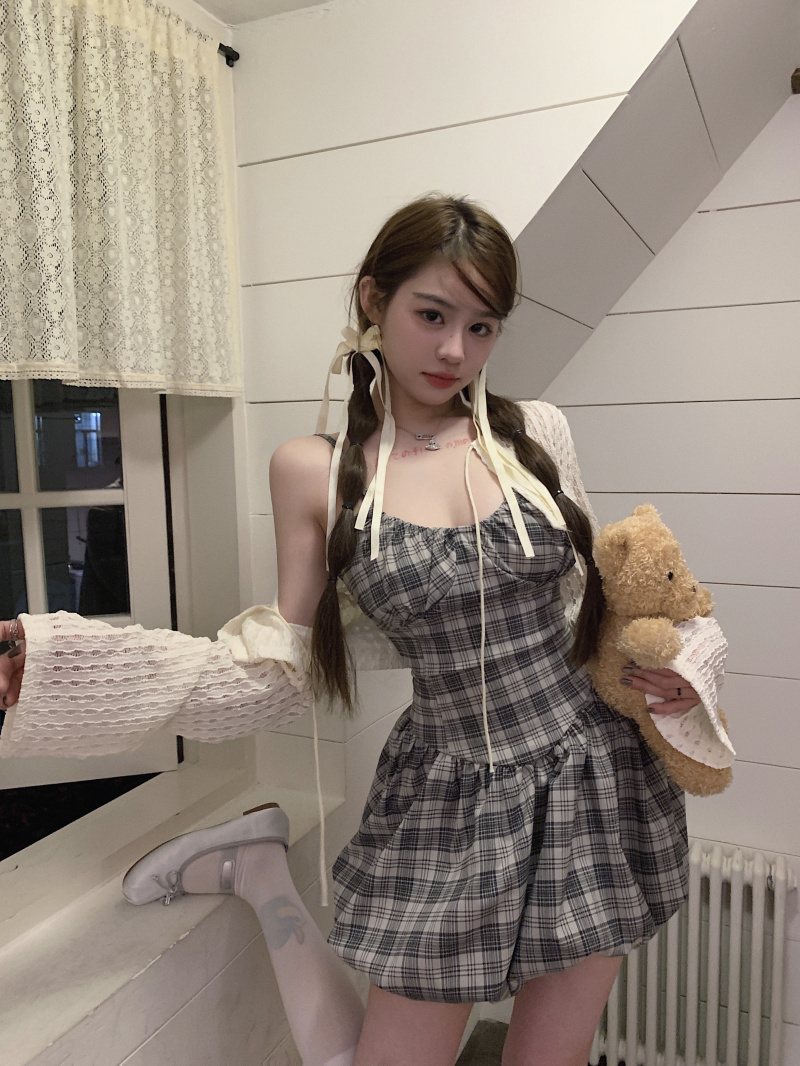 實拍新款吊帶連衣裙掐腰顯瘦花苞裙