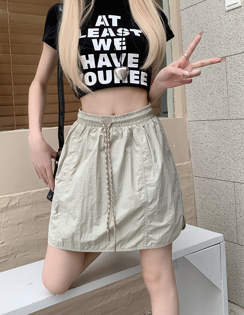 Actual shot of American casual workwear skirt for women, A-line loose slimming shorts skirt