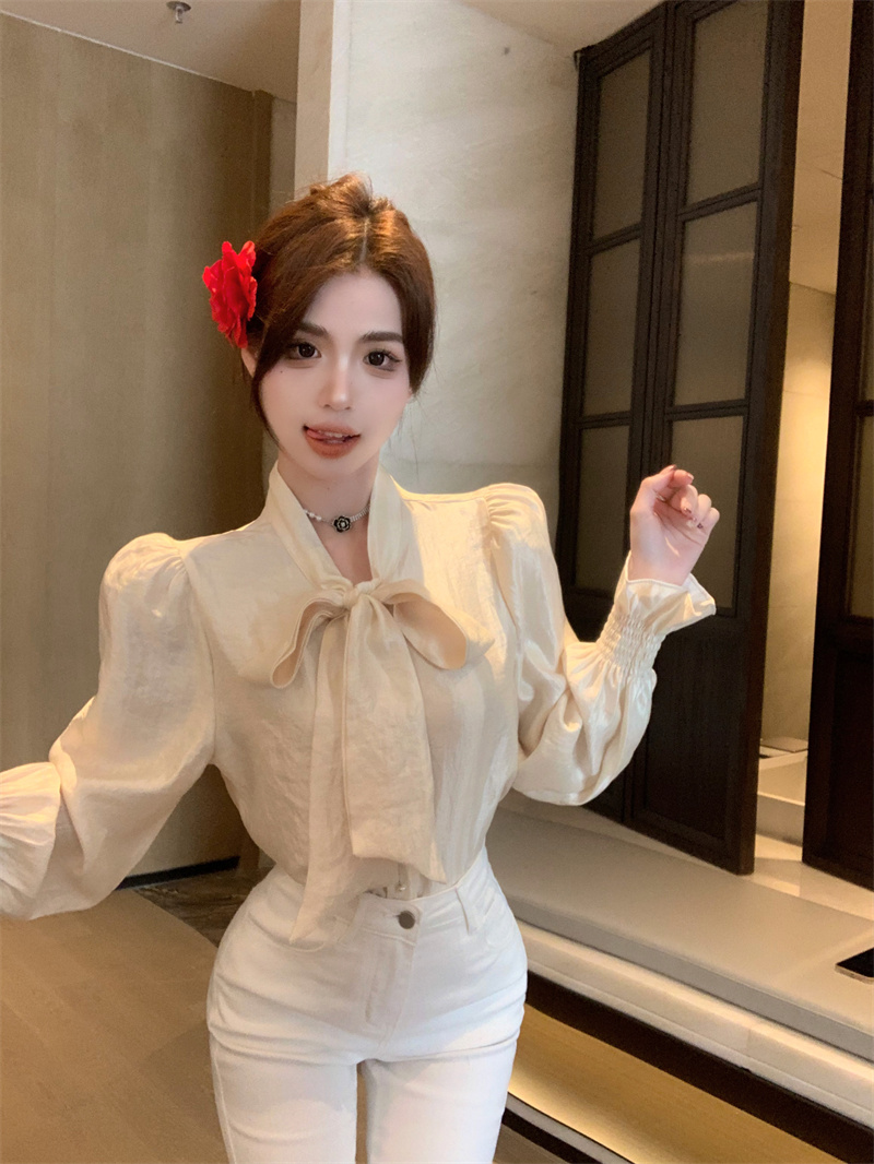實拍  蝴蝶結系帶領喇叭袖溫柔長袖襯衫襯衣氣質百搭上衣女