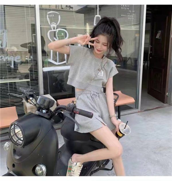 時尚休閒甜辣風酷鹽系少女穿搭兩件套裝女夏季短款矮小個子運動服