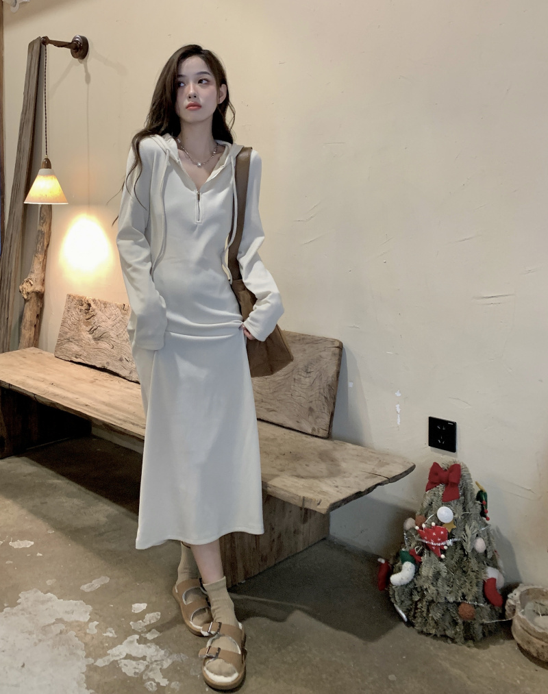 實拍~百搭連帽顯瘦杏色針織連衣裙女秋
