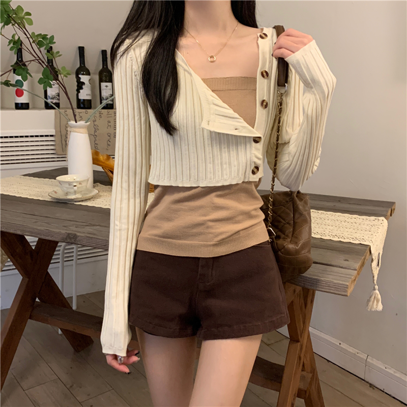 Actual shot of new spring fake two-piece irregular knitted sweater for women with contrasting color slim fit top