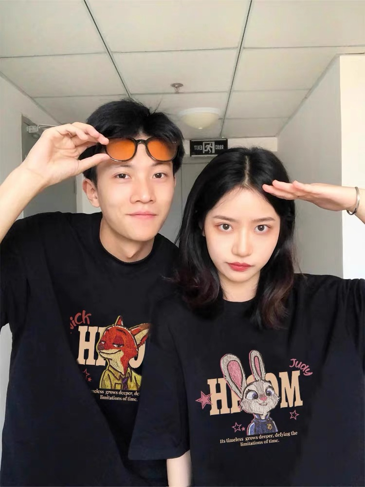 Internet celebrity niche high-end style couple wear of the same color 2024 new short-sleeved summer suit T-shirt for women