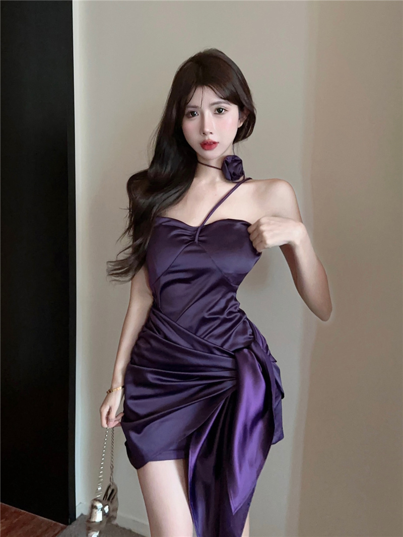 實拍  浮士德瑰麗花朵掛脖緞面性感連衣裙女秋短款氣質抹胸裙