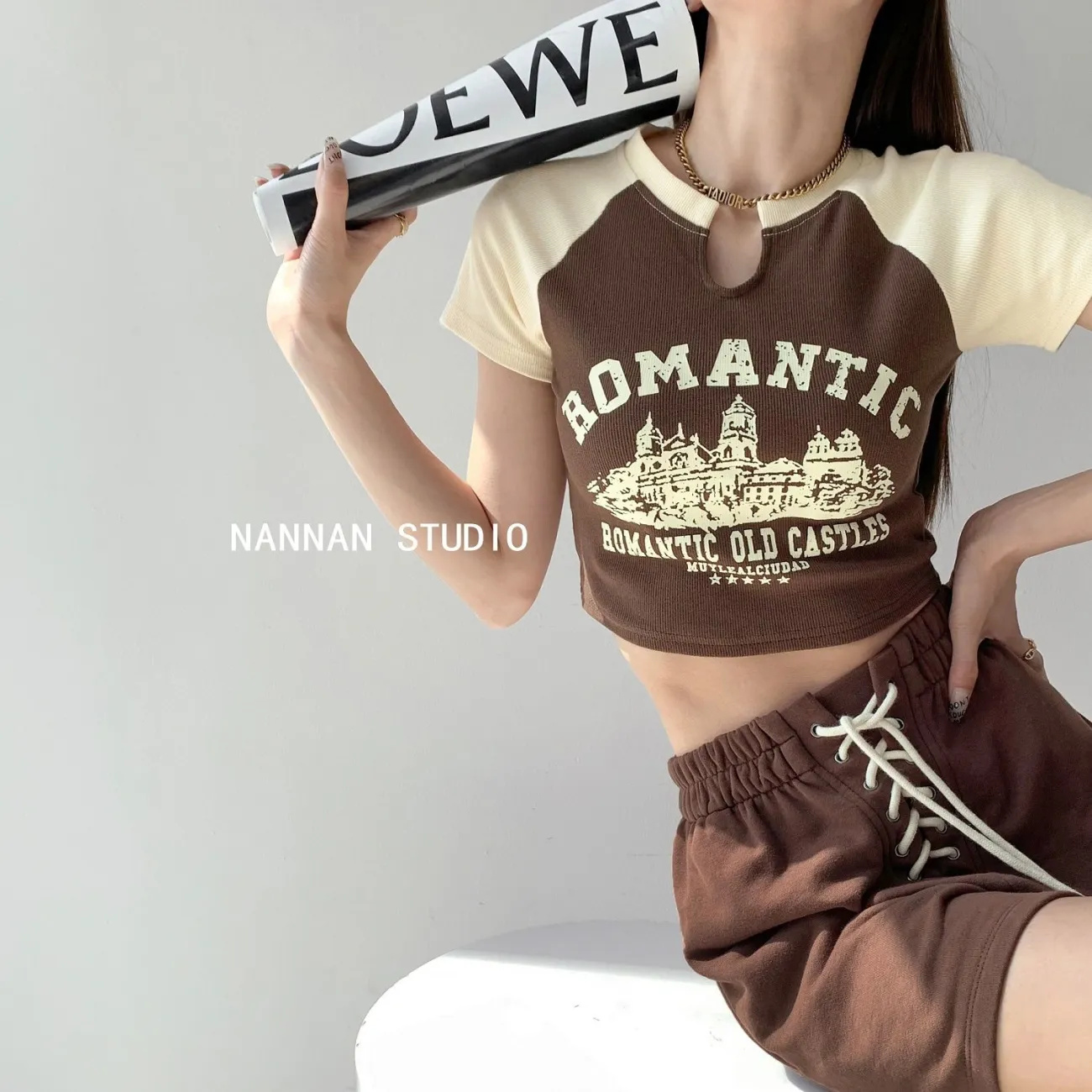 已出貨 夏季復古城堡印花撞色短袖女新款顯瘦露臍辣妹上衣
